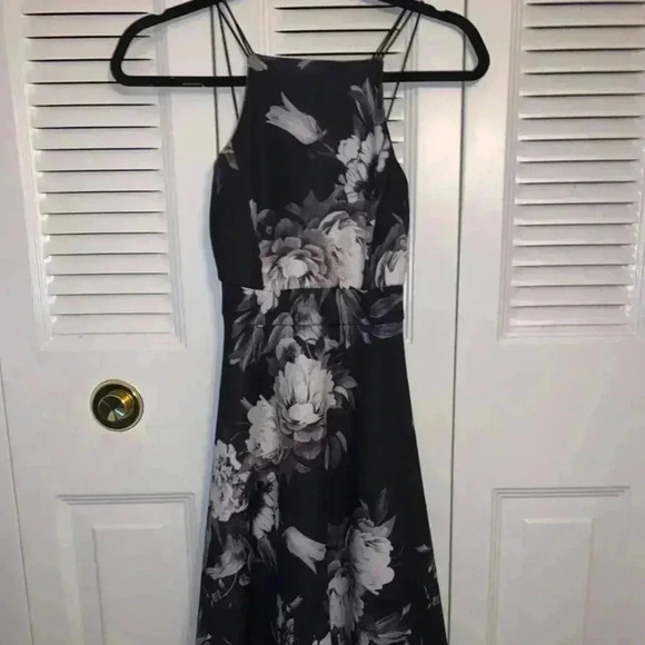 Boohoo Women’s Size 4 Floral Dress - Picture 1 of 3